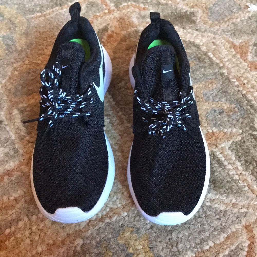 Nike Tennis Shoe, Black, Size 7